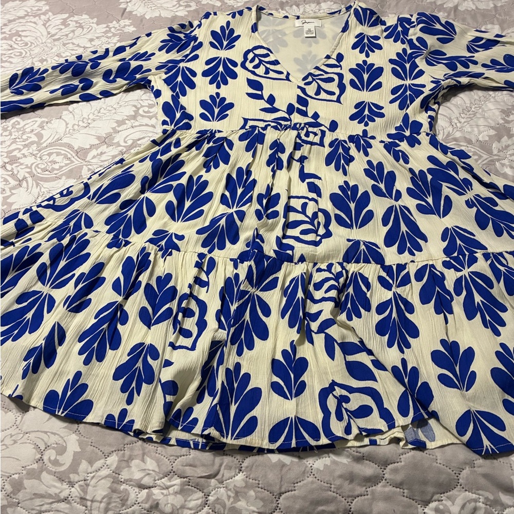 Jopna Cream & Blue Floral V-Neck Tunic - Medium